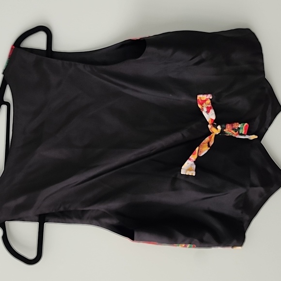 Holiday Vest - Picture 5 of 5